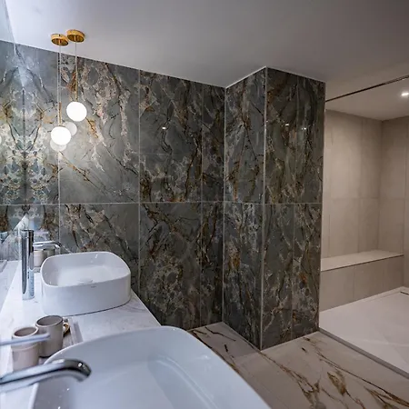 Hotel Azur Premium 5*