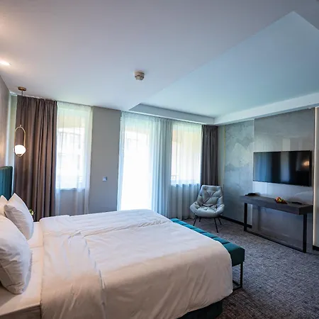 Azur Premium Hotel