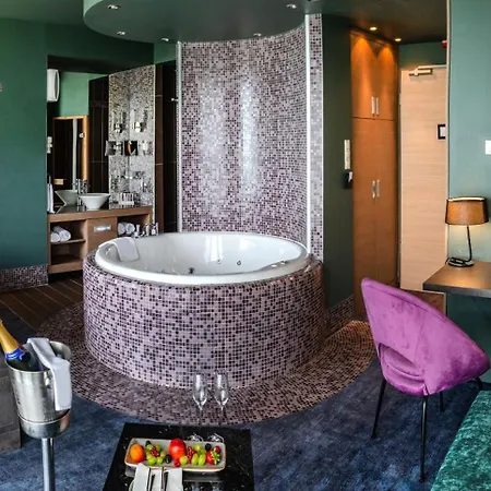 Hotel Azur Premium 5*