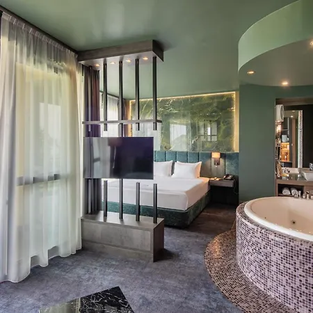 Hotel Azur Premium 5*